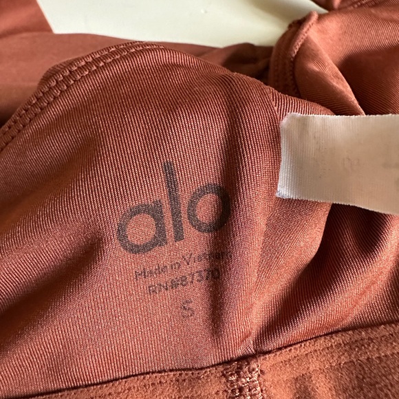 Alo Airbrush Cinch Bra Small Rust EUC - Picture 8 of 9